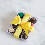 pralinhuset-praliner-choklad-12-favoriter-gåva-skicka-presenter